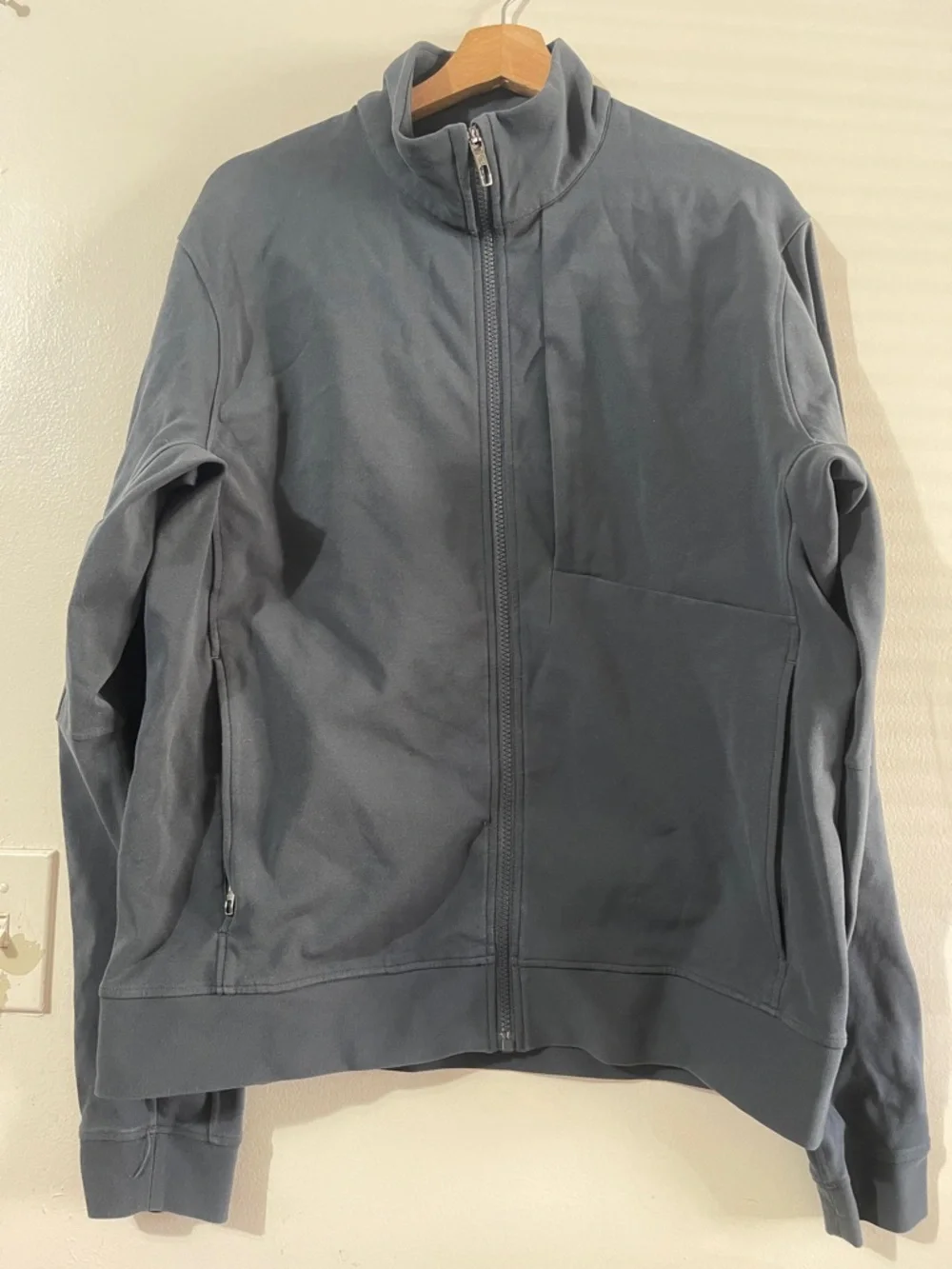 lululemon athletica Men's Lightweight Full-Zip Jacket in Slate Blue
